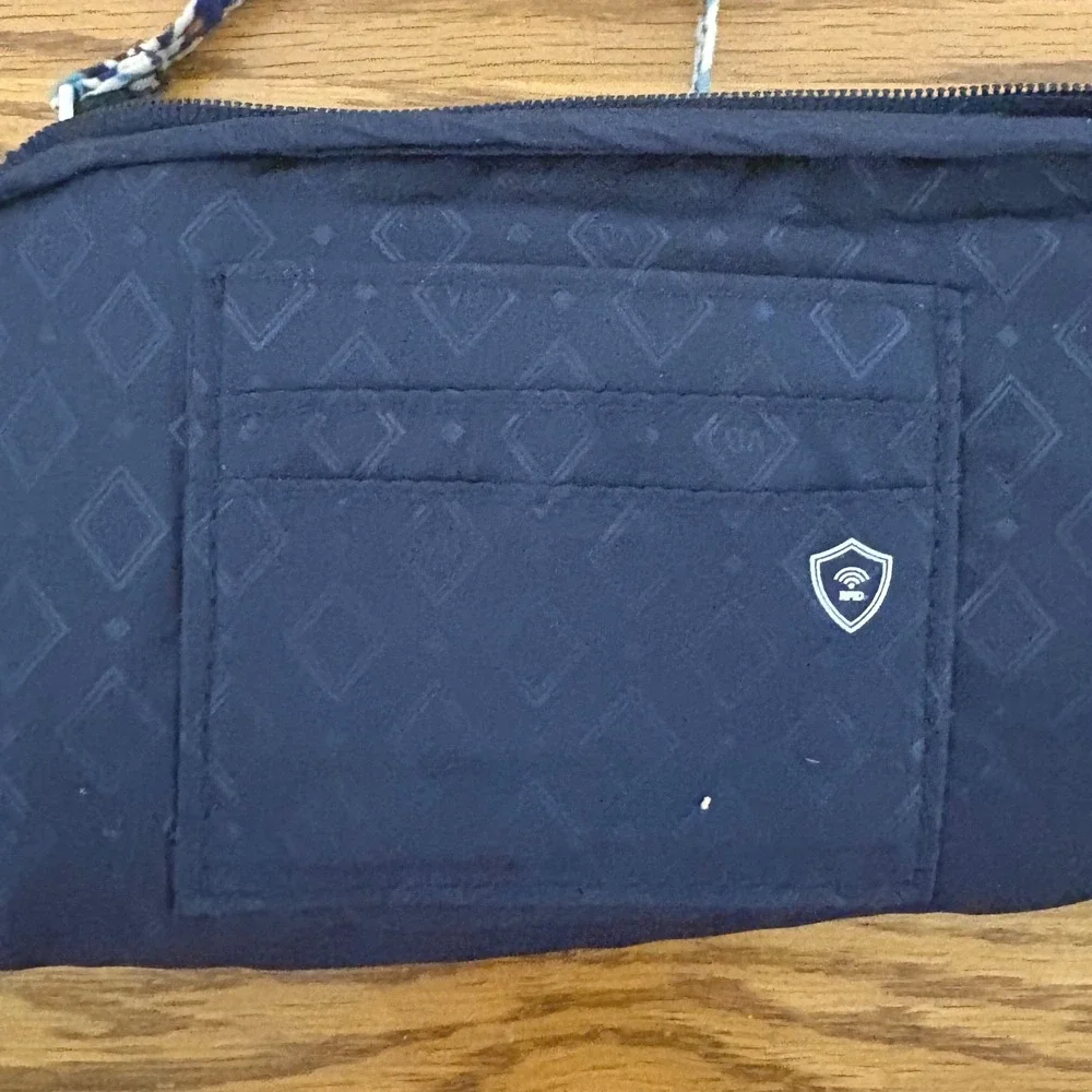 Vera Bradley RFID Quilted Cotton Wristlet Wallet Blue Yellow Medallion‎ Floral